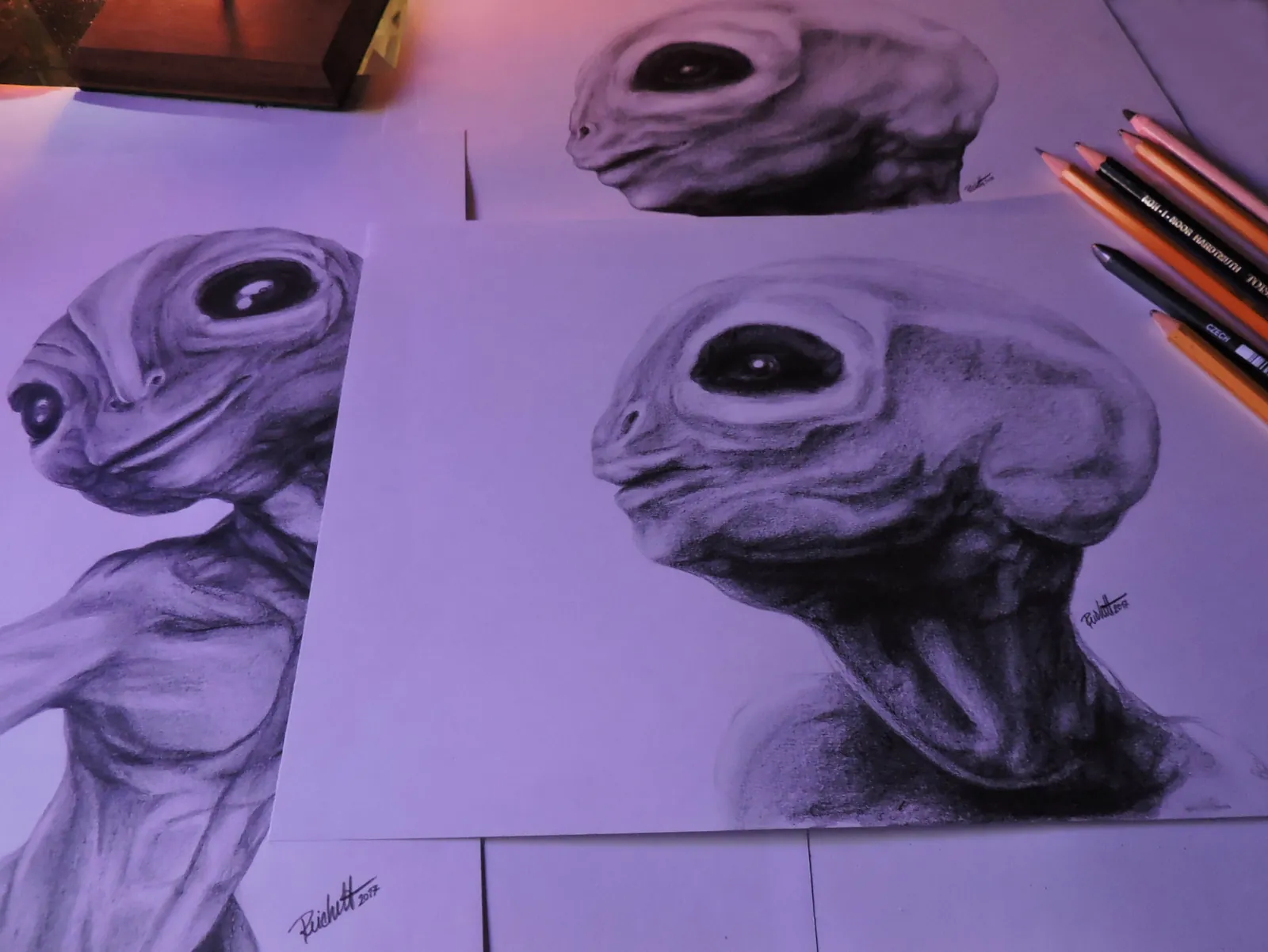 Série sci-fi kreseb tužkou od Davida Reichelta